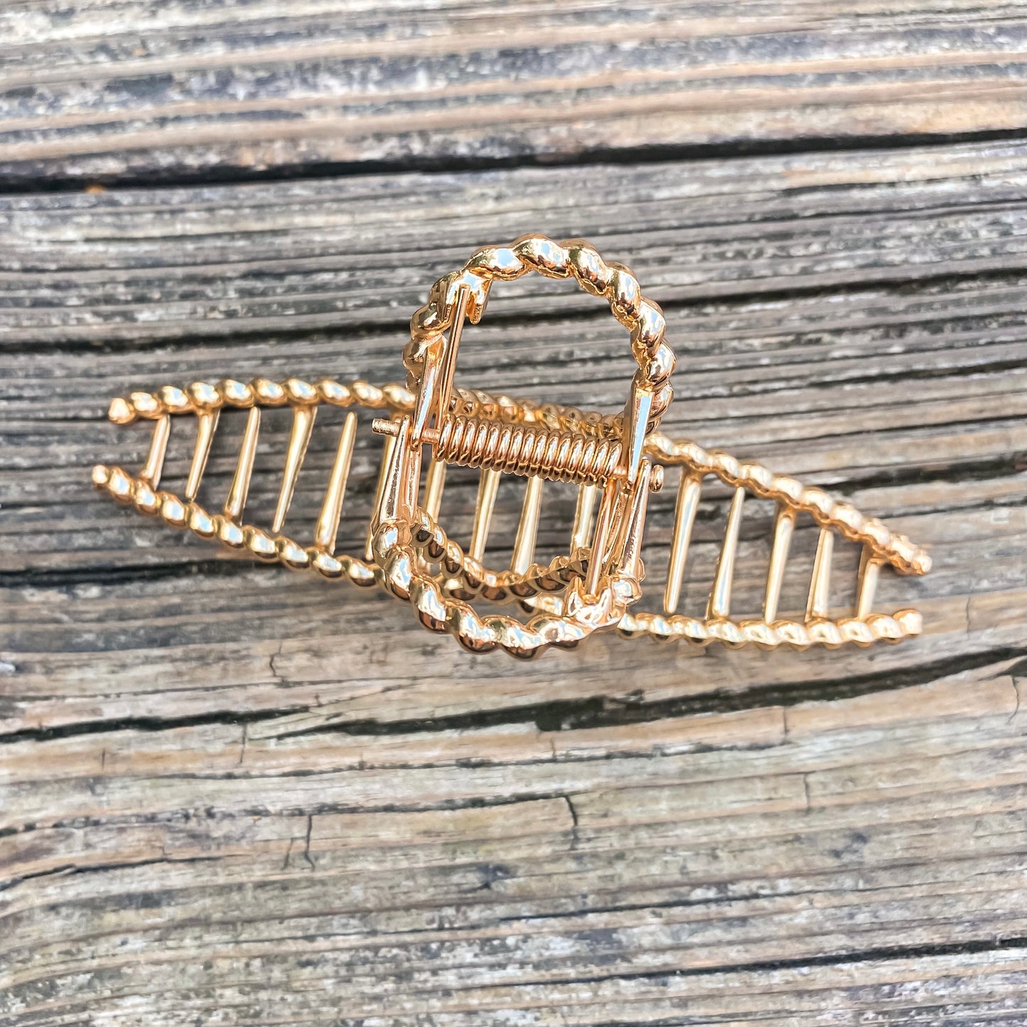 Twist Loop Claw Clip