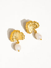 Load image into Gallery viewer, Pearl Leaf Earring
