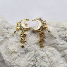 Load image into Gallery viewer, Moon &amp; Starts Earrings
