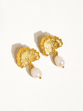 Load image into Gallery viewer, Pearl Leaf Earring
