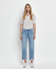 Load image into Gallery viewer, Straight Cropped Jeans
