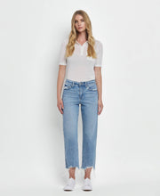 Load image into Gallery viewer, Straight Cropped Jeans
