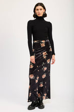 Load image into Gallery viewer, Black Velvet Maxi Skirt
