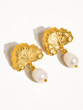 Load image into Gallery viewer, Pearl Leaf Earring
