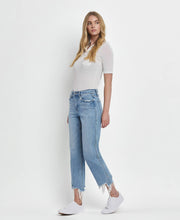 Load image into Gallery viewer, Straight Cropped Jeans
