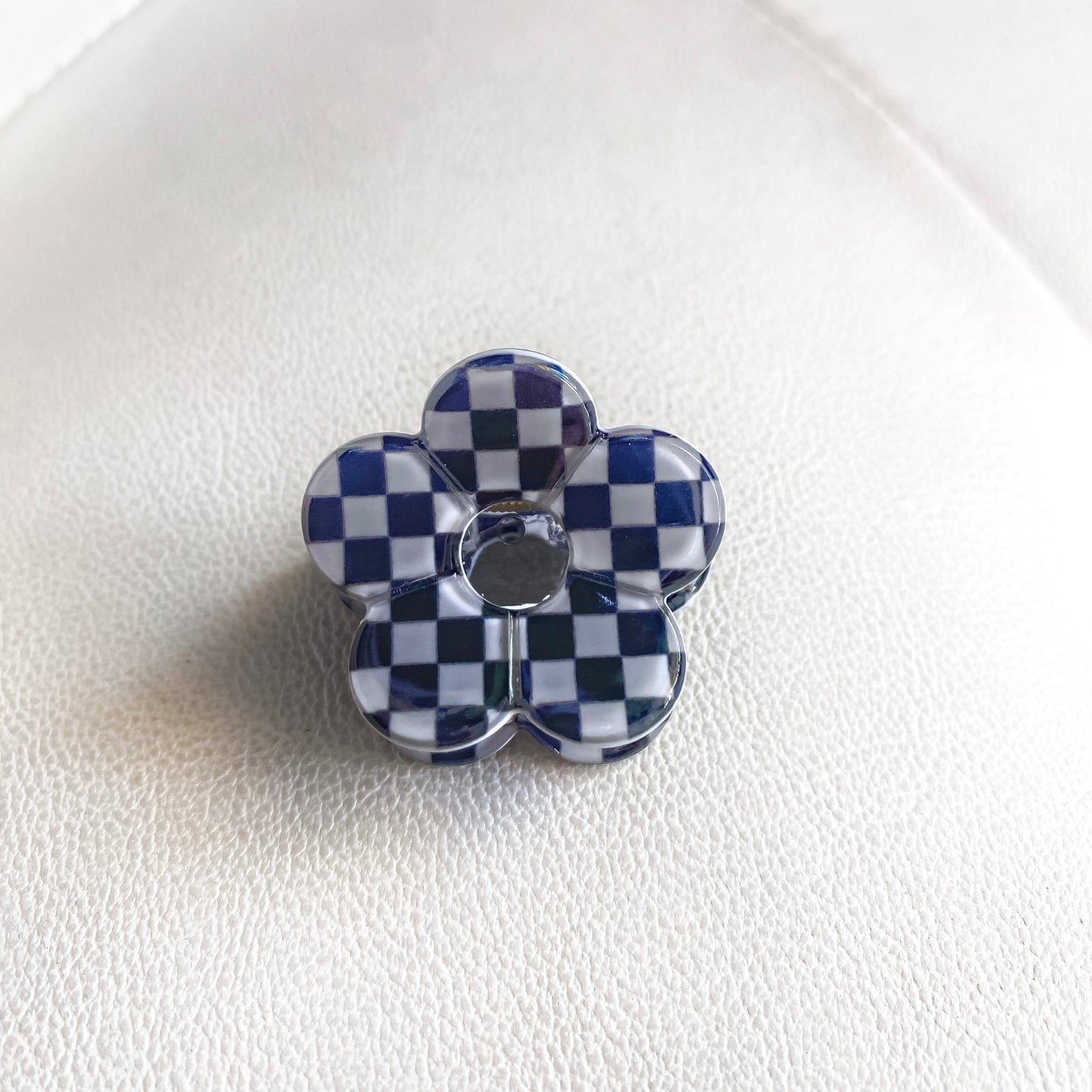 Checkerboard Mini Flower Claw